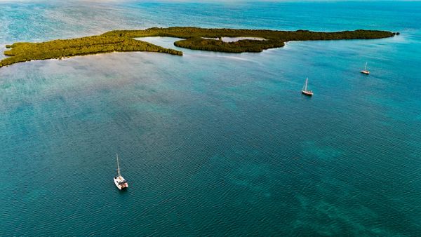 Powering Your Boat: The Ultimate Guide to Energy Storage & Usage