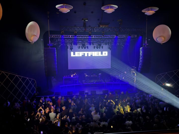 Et farvel som satt i kroppen — Leftfield avslutter tre år på veien med et brak på Sentrum Scene
