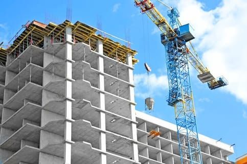 Neuquén: la plaza que enfrenta escasez estructural de metros cuadrados