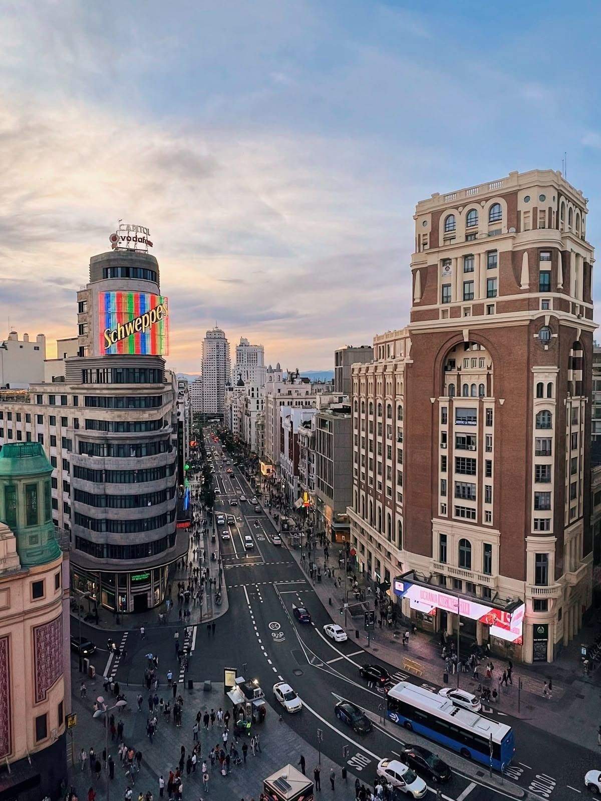 ¿Por qué cada vez más argentinos invierten en España?
