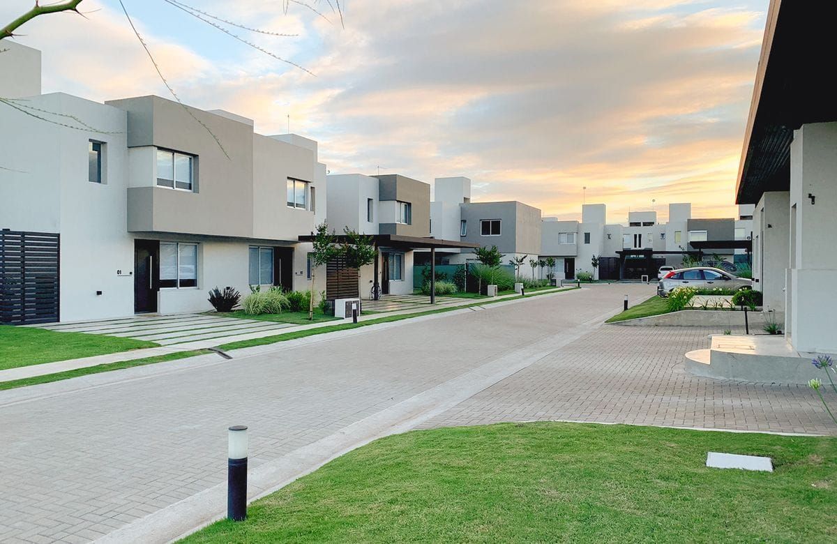 ¿Los barrios cerrados se transforman en pequeñas ciudades?