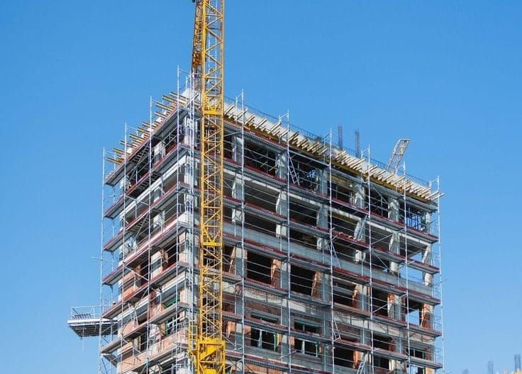 La obra privada vuelve a moverse en CABA, pero empujada por proyectos grandes