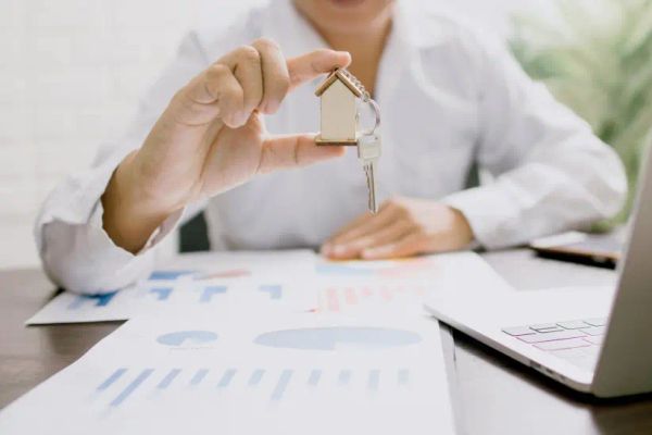 Bajan tasas, vuelven créditos: la apuesta de las inmobiliarias para recuperar compradores