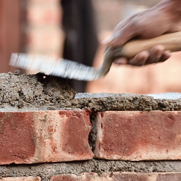 Construir sigue siendo difícil: el m² equivale a más de un sueldo promedio
