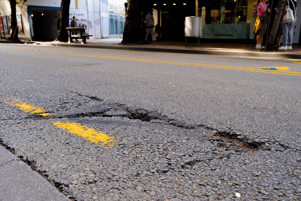 Pothole killer – how trains can save the climate and our highways