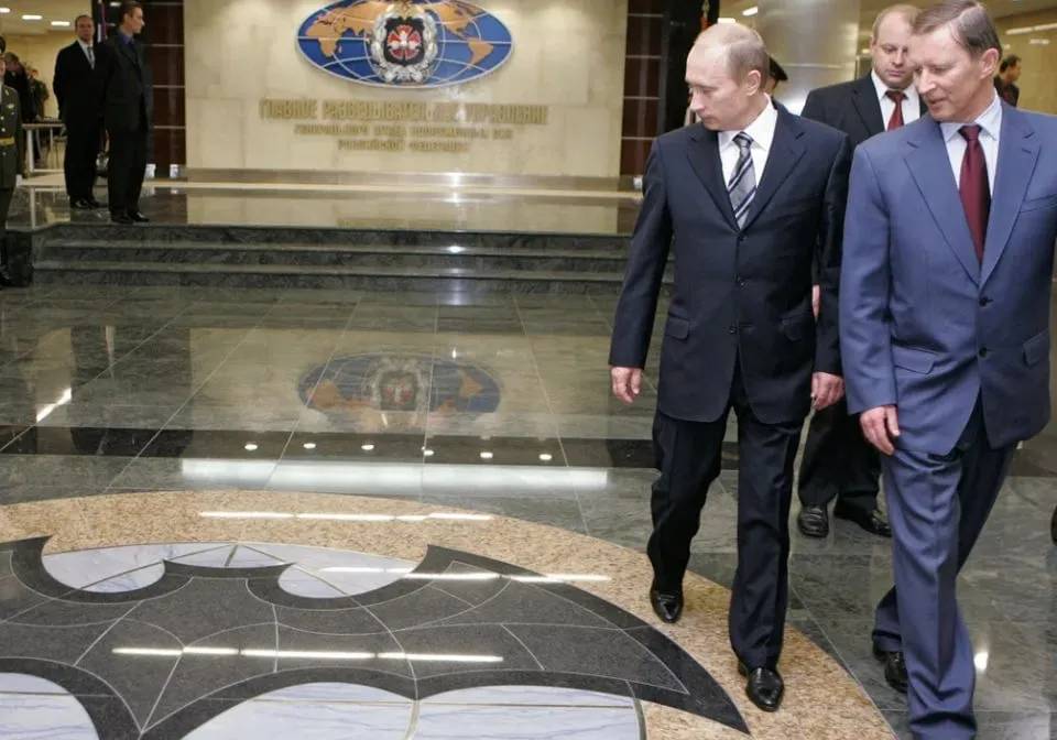What are the key intelligence challenges to the Russian intelligence community and how can these be overcome?