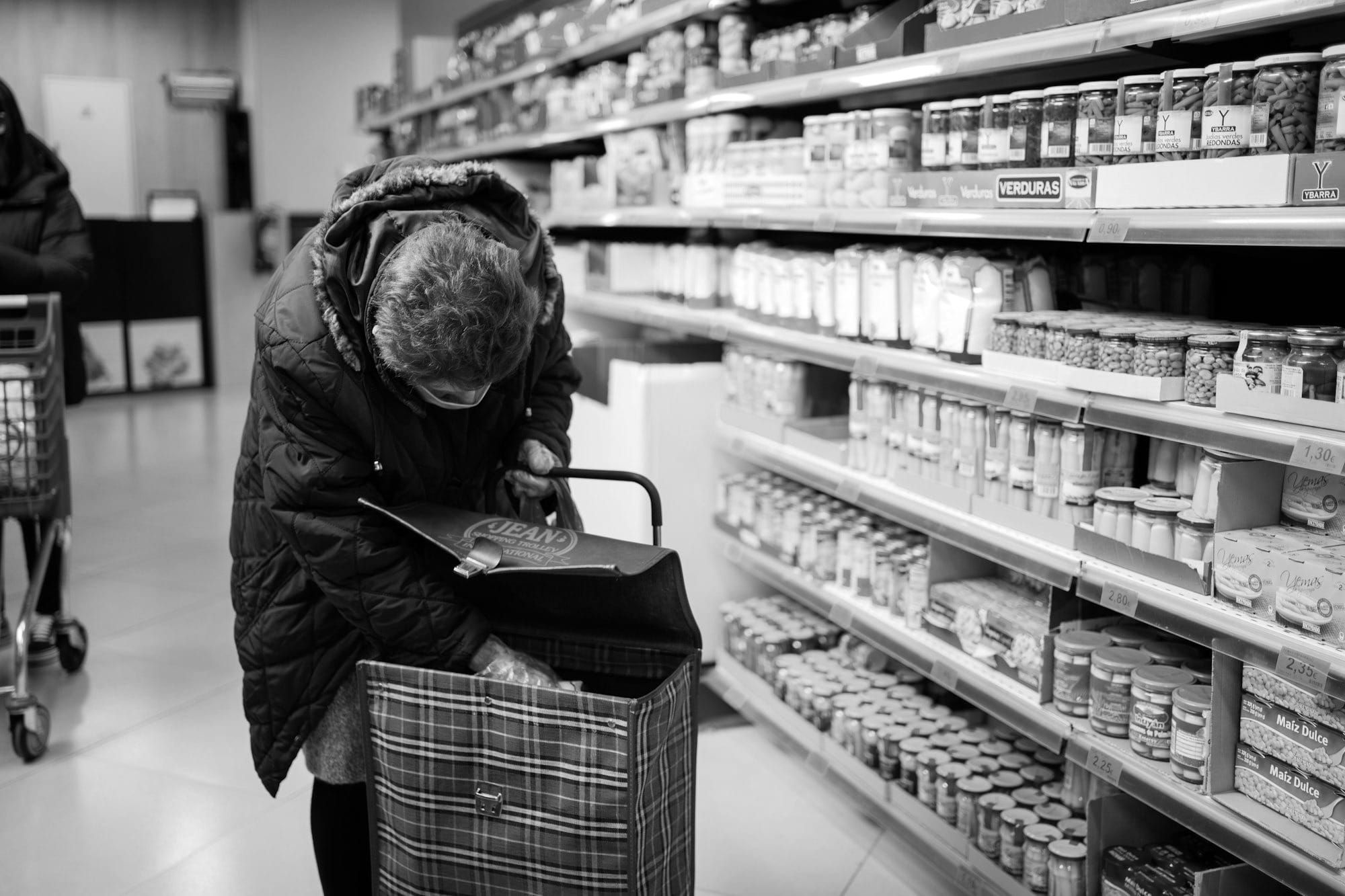 Checkers vs. Woolworths - in a race for market share