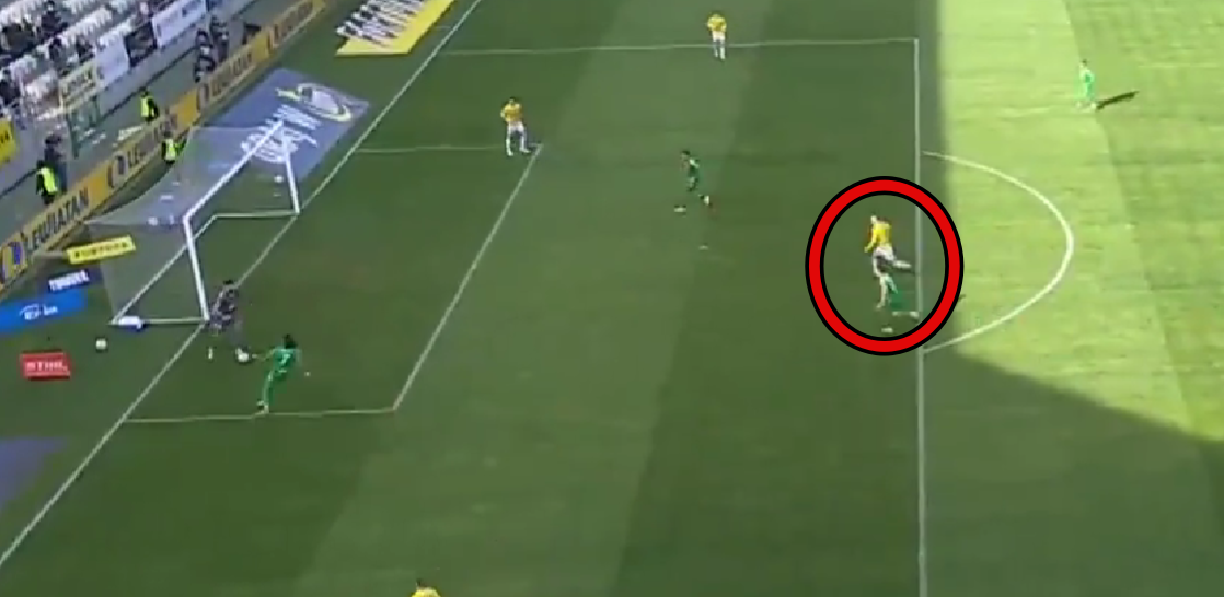 Motor chciał zabawić się we własnym polu karnym. Skończyło się kuriozalnym golem dla Radomiaka [WIDEO] Zdjęcie główne wpisu