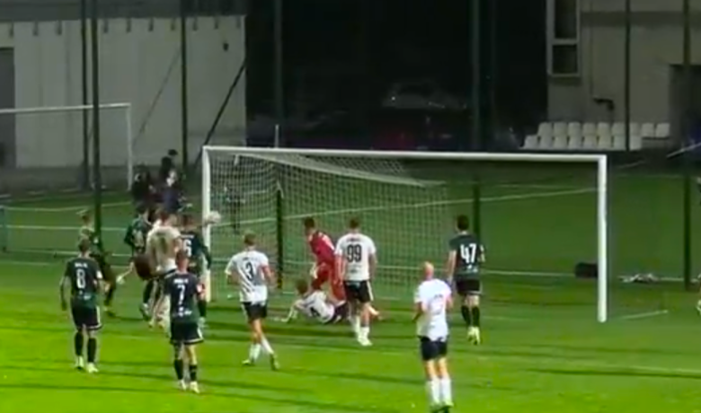 Diego Maradona w polskiej 3. lidze! Padł gol strzelony ręką [WIDEO] Zdjęcie główne wpisu
