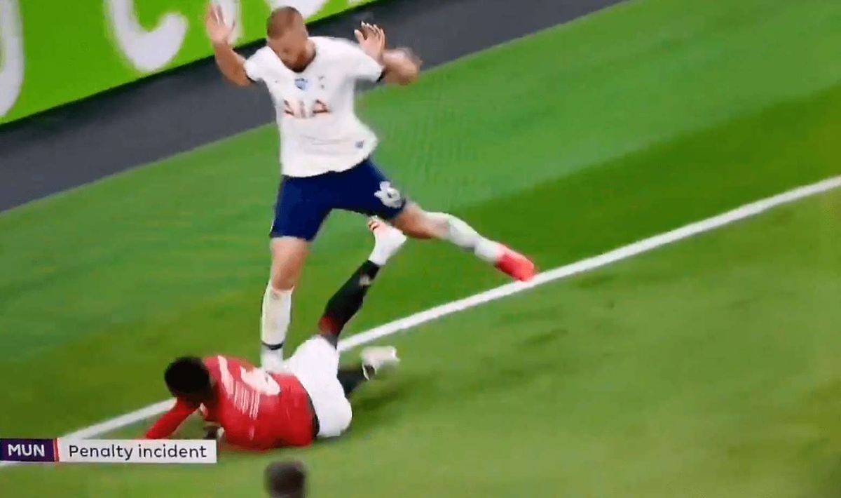 Mourinho wściekły po karnym dla United. Atakuje Pogbę!  [WIDEO] Zdjęcie główne wpisu