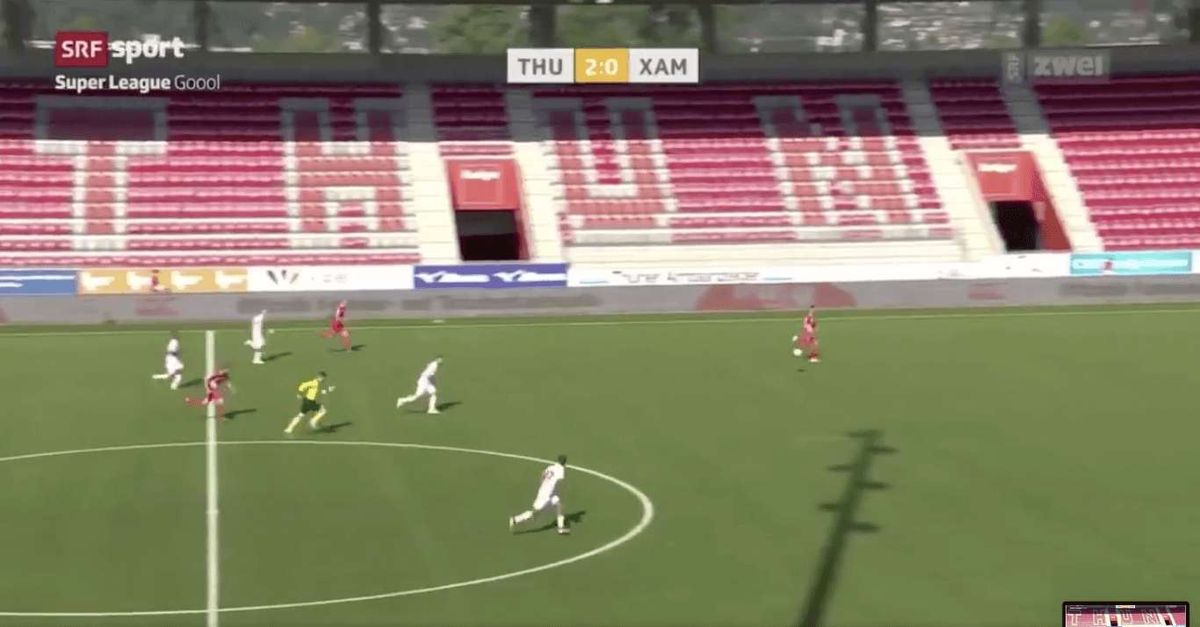 Niesamowity sprint sędziego! Zostawił obrońców daleko w tyle [WIDEO] Zdjęcie główne wpisu
