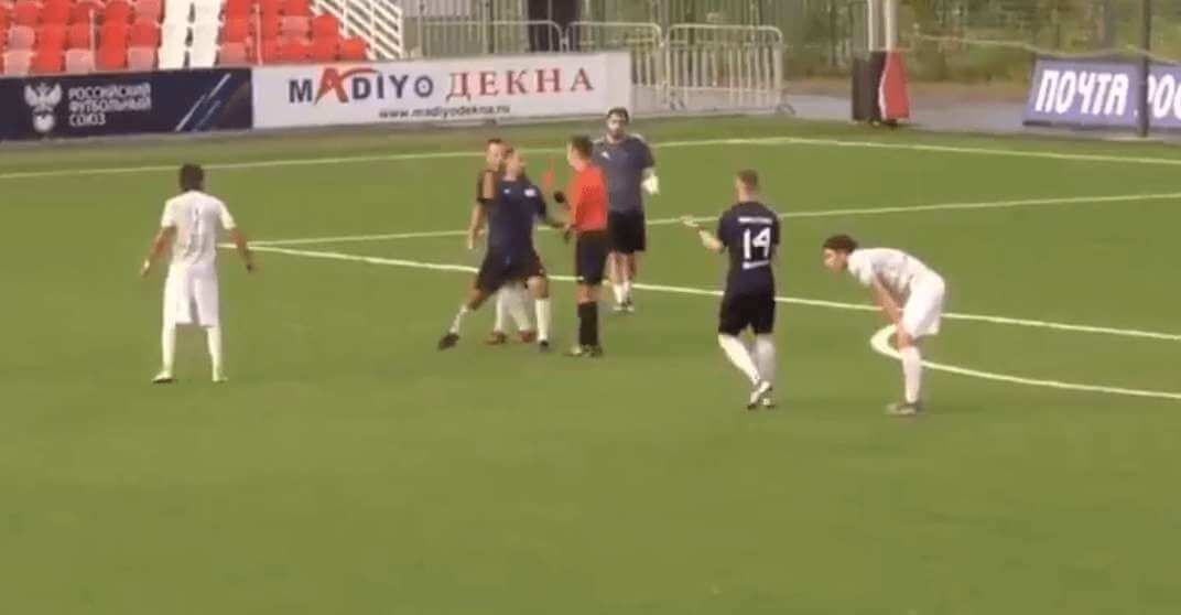 Były kapitan reprezentacji Rosji brutalnie pobił sędziego! Arbiter trafił do szpitala [WIDEO] Zdjęcie główne wpisu