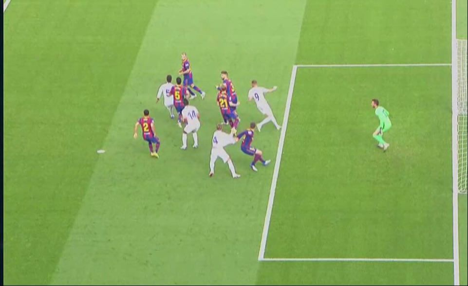Real ponownie na prowadzeniu! Kontrowersyjny karny na Camp Nou [WIDEO] Zdjęcie główne wpisu