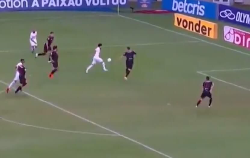 Piękna bramka Claudinho z Bragantino. Czy zdobędzie nagrodę Puskasa? [WIDEO] Zdjęcie główne wpisu