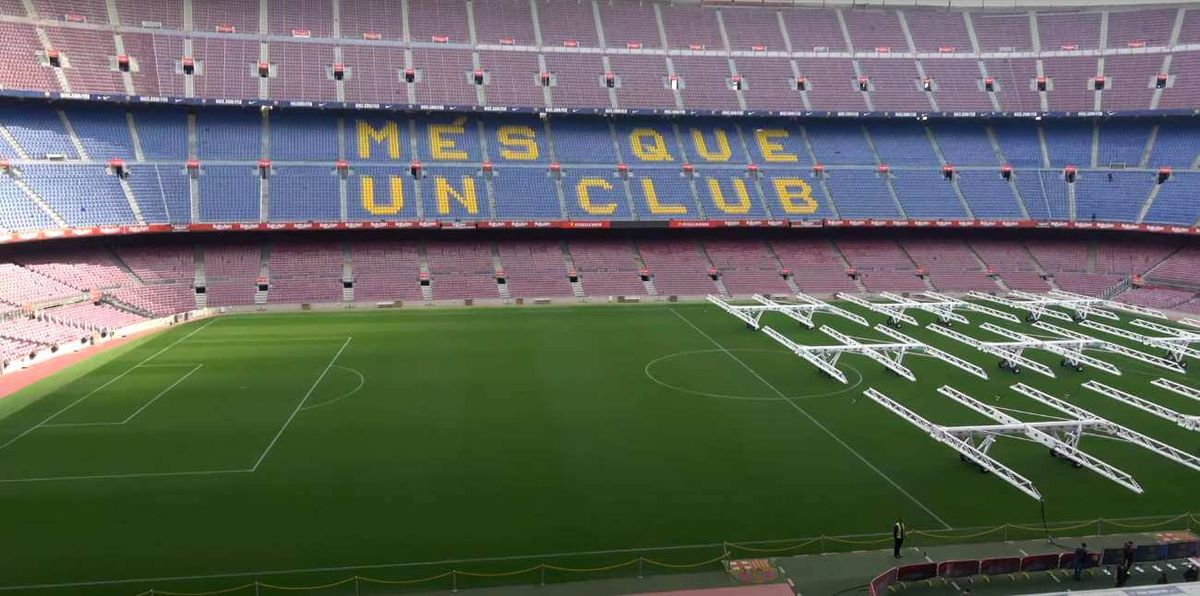 Sterling i Olmo na celowniku Barcelony. Wiadomo, ile klub może wydać zimą Zdjęcie główne wpisu