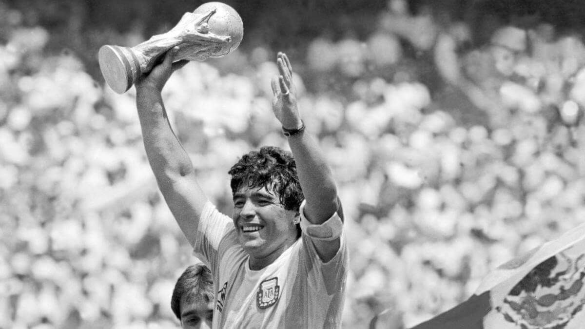 Maradona będzie patronem jednego z wrocławskich stadionów? „To wzór do naśladowania”. Kontrowersyjny pomysł radnych Zdjęcie główne wpisu