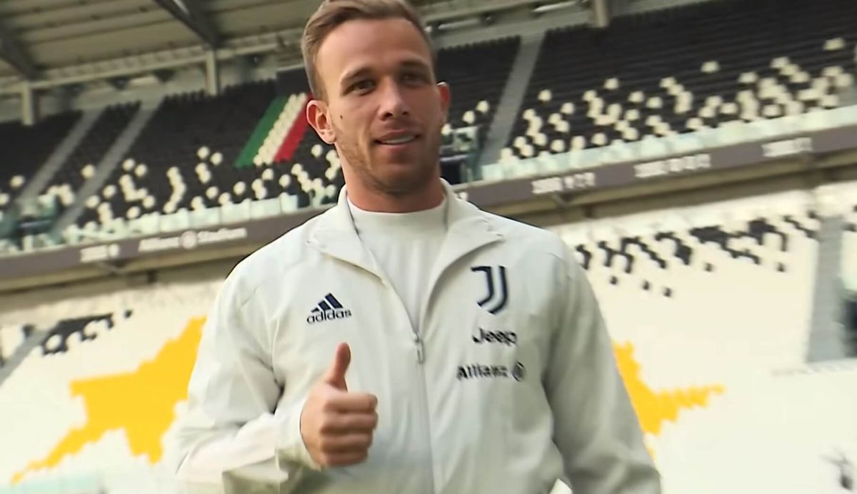 Piłkarz Juventusu skonfrontował Ronaldo i Messiego. „On jest niemożliwy…” Zdjęcie główne wpisu