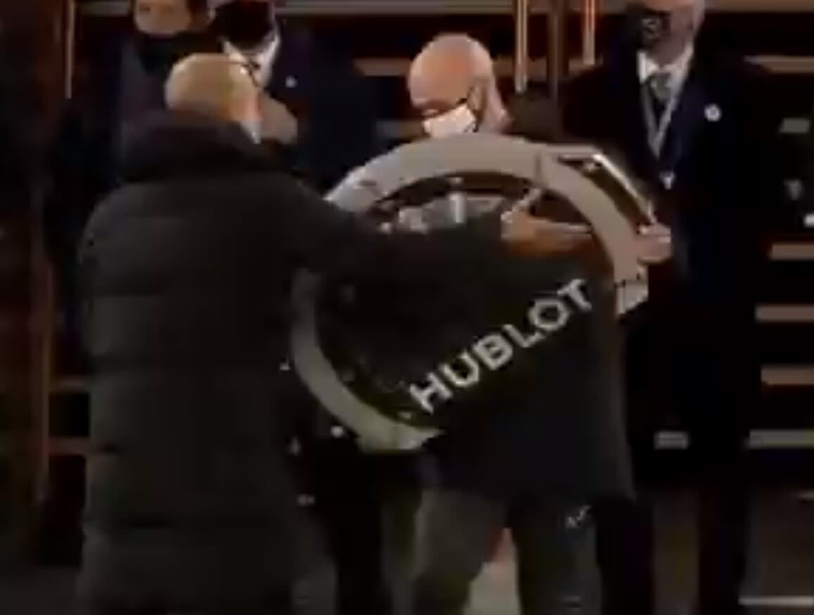 Manchester City remisuje z ekipą Grosickiego. Guardiola zirytowany liczbą doliczonych minut [WIDEO] Zdjęcie główne wpisu