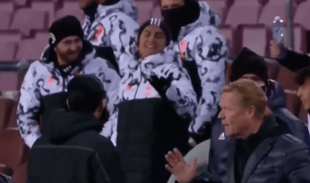 Dybala i jego koledzy z ławki wyśmiali Koemana. Holender zwrócił im uwagę [WIDEO] Zdjęcie główne wpisu