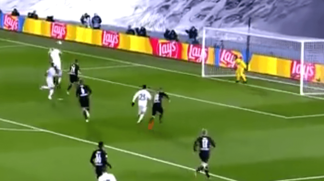 Real Madryt obejmuje prowadzenie! Świetna główka Benzemy [WIDEO] Zdjęcie główne wpisu