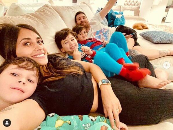 Leo Messi nie przejmuje się plotkami na temat transferu. „Sam ogłosi gdzie spędzi kolejne lata” Zdjęcie główne wpisu