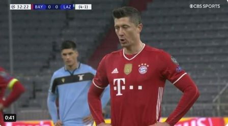 Lewandowski daje prowadzenie Bayernowi! Polak wykorzystał rzut karny [WIDEO] Zdjęcie główne wpisu