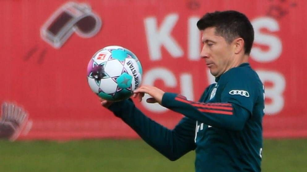 Julian Nagelsmann rozmawiał z Robertem Lewandowskim. „Wciąż nie wyklucza odejścia” Zdjęcie główne wpisu