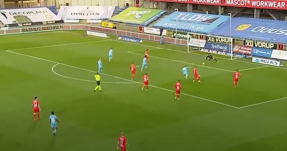 Grabara kolejny raz się nie popisał. Juniorski błąd polskiego bramkarza [WIDEO] Zdjęcie główne wpisu