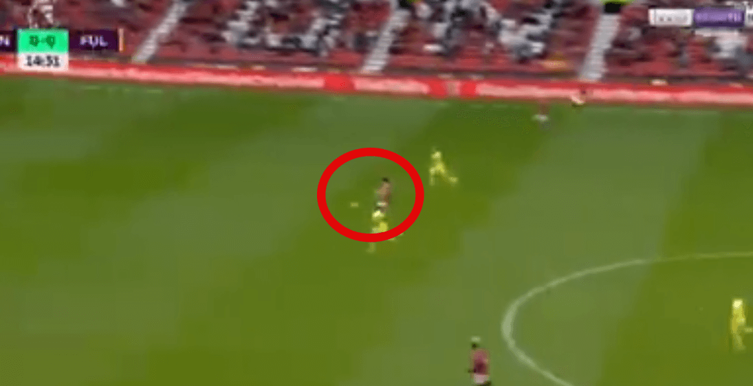 Piękny lob Edinsona Cavaniego, niemal z połowy boiska. David de Gea z asystą! [WIDEO] Zdjęcie główne wpisu