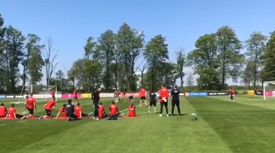 Piękna bramka 17-letniego Kozłowskiego na treningu reprezentacji Polski! Pojawiły się brawa [WIDEO] Zdjęcie główne wpisu