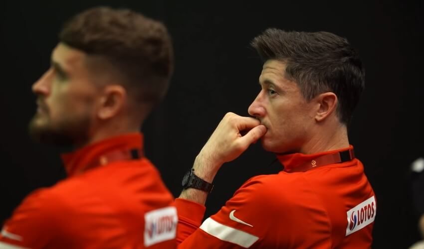 Były kapitan kadry ostro o Lewandowskim. „Brzęczka już zwolnił, teraz chciałby Sousę?” Zdjęcie główne wpisu