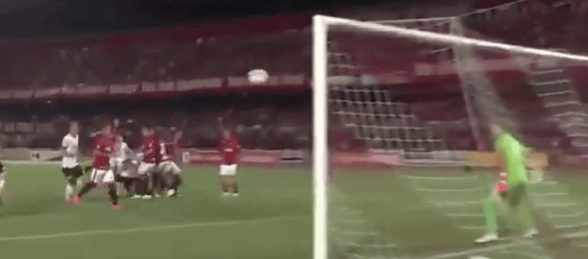Iniesta wciąż pamięta, jak się strzela! Niesamowity gol z rzutu wolnego [WIDEO] Zdjęcie główne wpisu