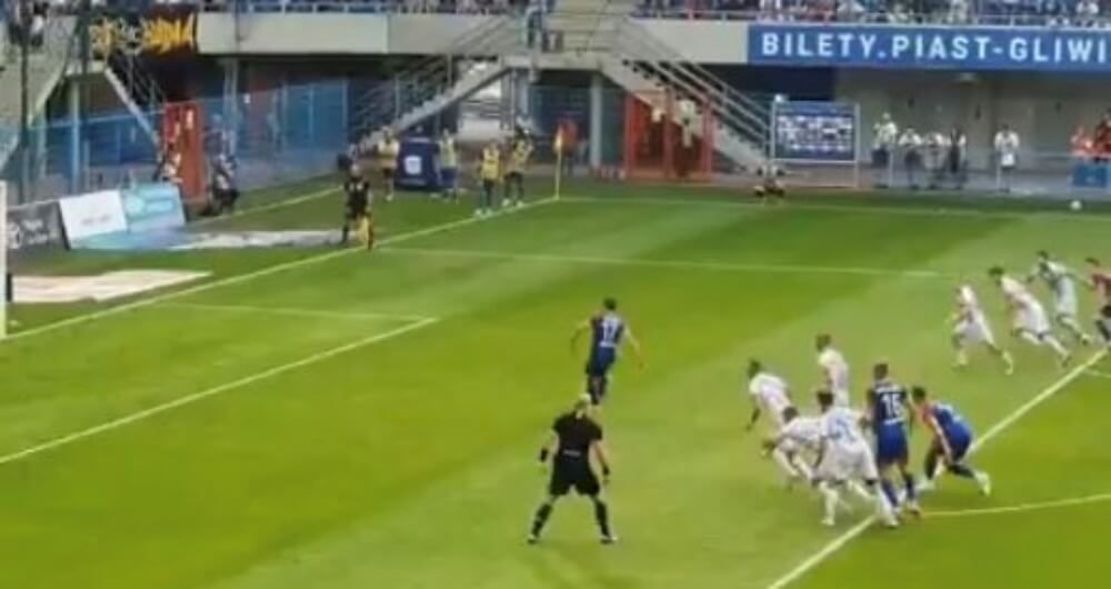 Gigantyczny błąd Marciniaka w meczu Ekstraklasy. „Karny powinien zostać powtórzony” Zdjęcie główne wpisu