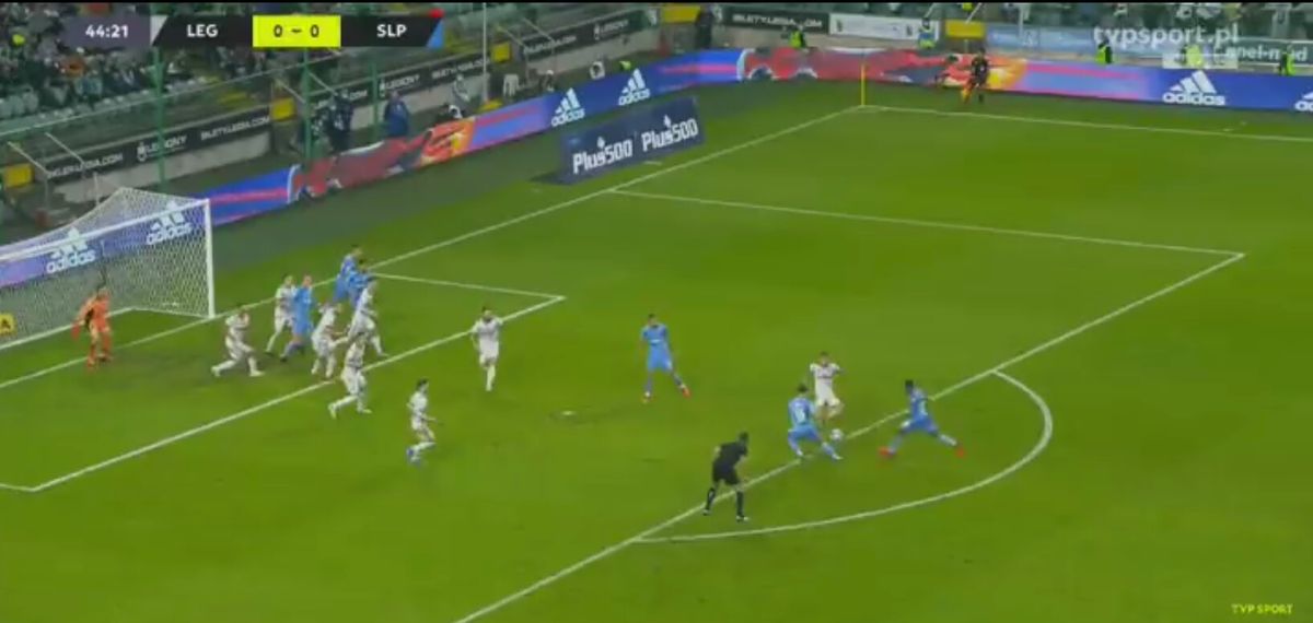Legia nie radzi sobie w przewadze. Potężny strzał Ekpaia [WIDEO] Zdjęcie główne wpisu