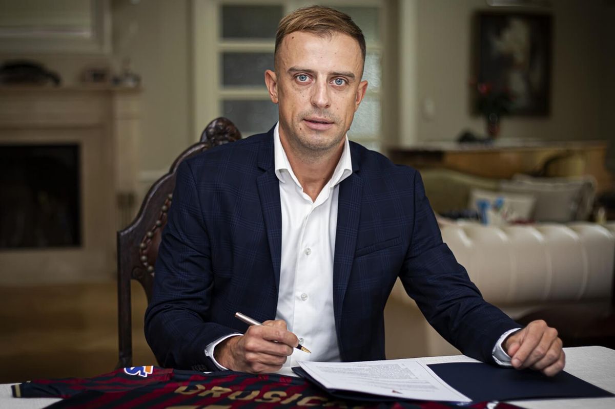 Lorient wysłało nową, atrakcyjniejszą ofertę za Grosickiego. Spora kasa dla Pogoni Zdjęcie główne wpisu