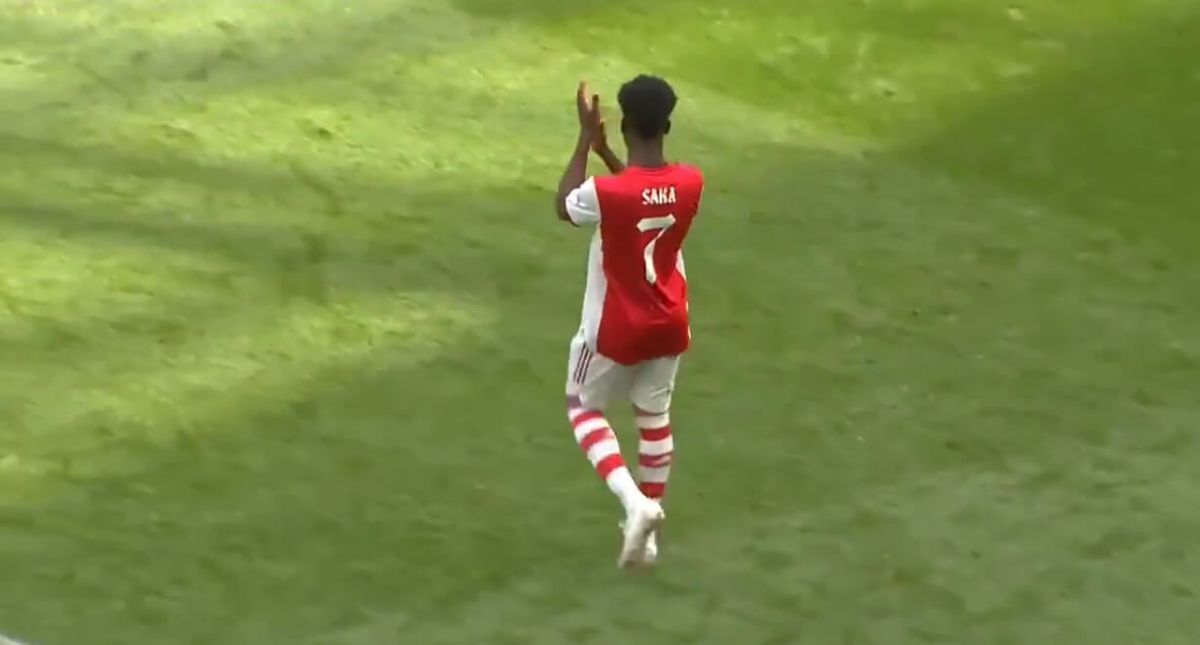 Piękny gest kibiców Tottenhamu. Piłkarz Arsenalu otrzymał gromkie brawa [WIDEO] Zdjęcie główne wpisu