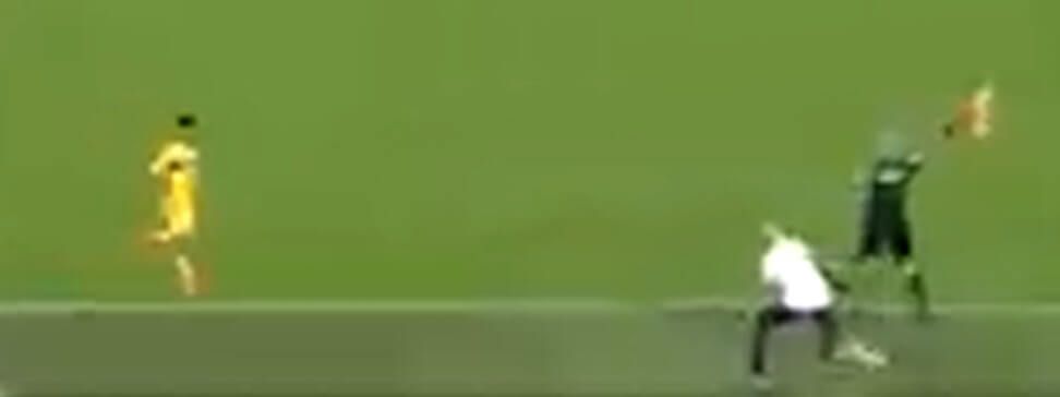 Jose Mourinho w formie. Portugalczyk zmylił piłkarza Fiorentiny, a później się śmiał [WIDEO] Zdjęcie główne wpisu