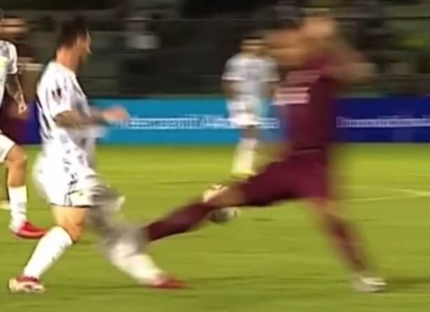 Koszmarny faul na Leo Messim. To mogło skończyć się fatalnie [WIDEO] Zdjęcie główne wpisu