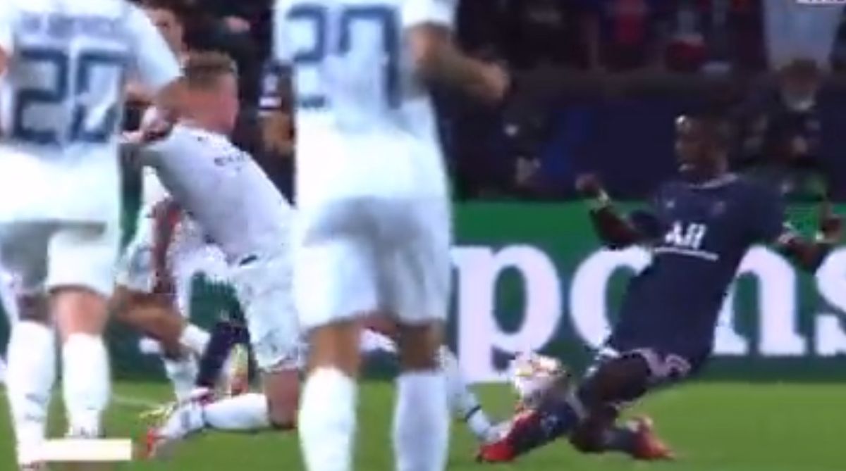 Brutalny faul De Bruyne. Jakim cudem nie został wyrzucony z boiska? [WIDEO] Zdjęcie główne wpisu