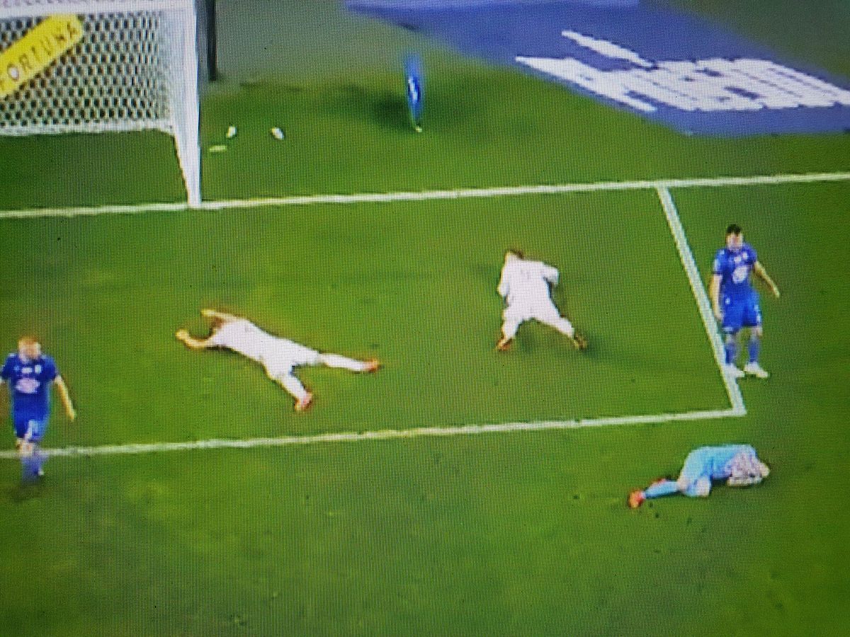 Lech Poznań górą w hicie Ekstraklasy! Legia w coraz gorszej sytuacji [REAKCJE] Zdjęcie główne wpisu