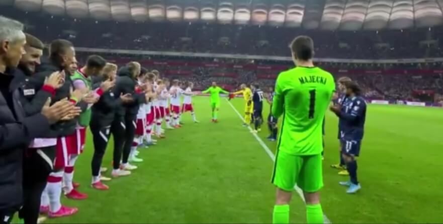 Ostatni mecz Łukasza Fabiańskiego w reprezentacji Polski! Koledzy utworzyli szpaler [WIDEO] Zdjęcie główne wpisu