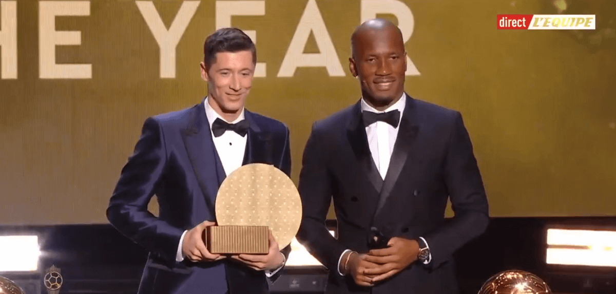 Robert Lewandowski z nagrodą na gali France Football! Polak Najlepszym Napastnikiem Roku [WIDEO] Zdjęcie główne wpisu