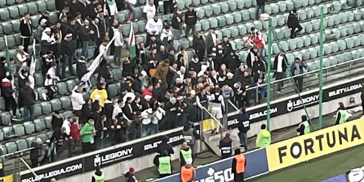 Artur Jędrzejczyk rozmawiał z kibicami po porażce ze Stalą. Zrobił to, jako jedyny [ZDJĘCIE] Zdjęcie główne wpisu