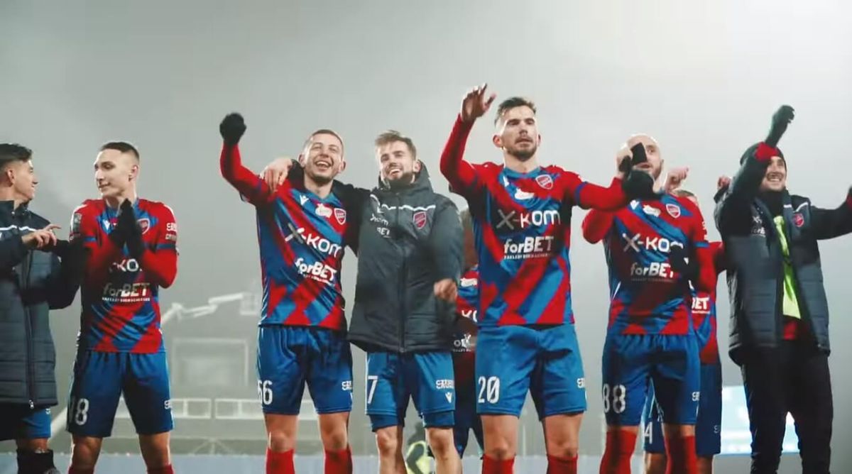 Włoski klub zainteresowany 17-letnim Polakiem z Rakowa Częstochowa. „Wyrażają gotowość” Zdjęcie główne wpisu