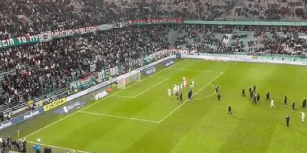 Żyleta świętowała zwycięstwo Radomiaka nad Legią. Piłkarze cieszyli się pod trybuną [WIDEO] Zdjęcie główne wpisu