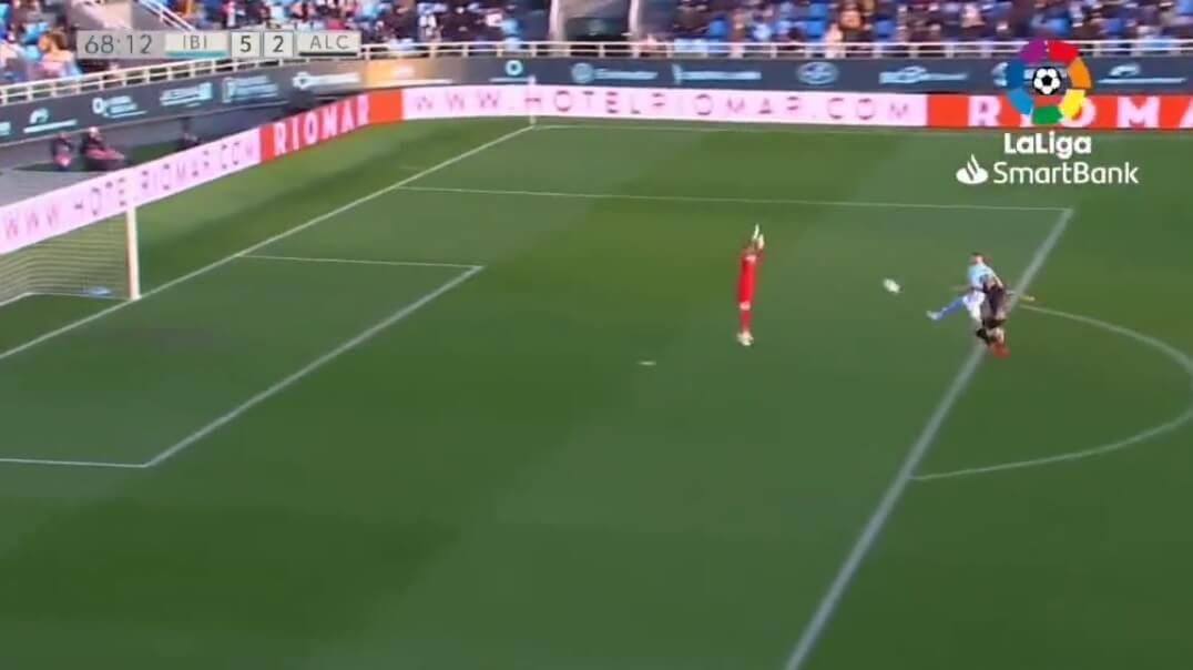 Mateusz Bogusz bawi się na zapleczu La Liga! Dziś 2 asysty i 1 bramka [WIDEO] Zdjęcie główne wpisu