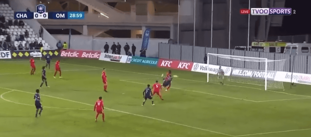 Milik na prowadzenie! Pewny strzał z powietrza [WIDEO] Zdjęcie główne wpisu