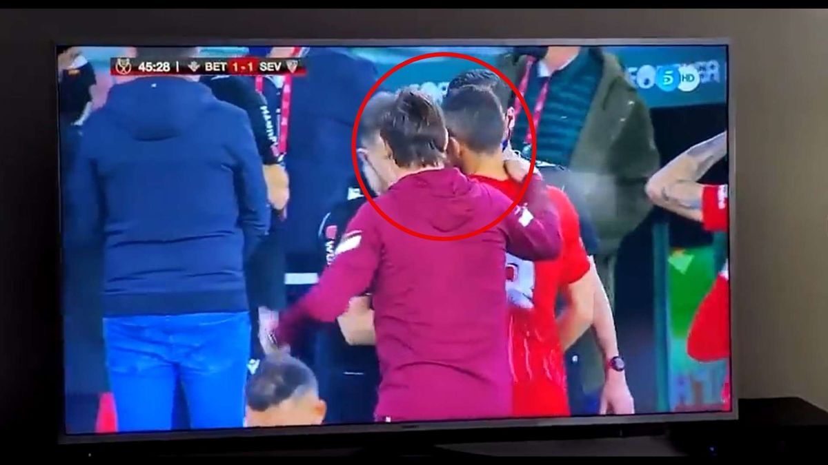 Piłkarze Betisu oskarżają derbowych rywali o symulowanie. Julen Lopetegui zamieszany w całą sprawę? Zdjęcie główne wpisu