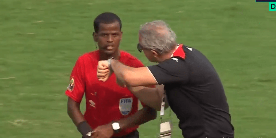 Co za zamieszanie w meczu Tunezji z Mali! Sędzia chciał zakończyć mecz… w 84. minucie [WIDEO] Zdjęcie główne wpisu