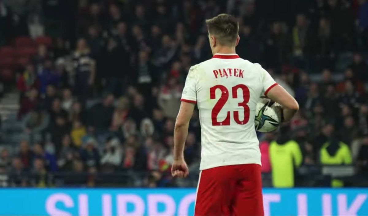 Krzysztof Piątek zmieni klub wewnątrz Bundesligi? O polskiego napastnika pytała… Borussia Dortmund Zdjęcie główne wpisu